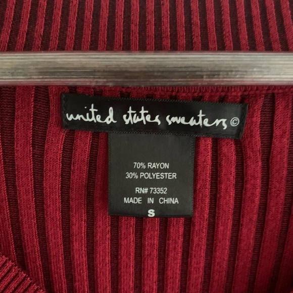 Red Ribbed V-Neck Sweater - Picture 5 of 9